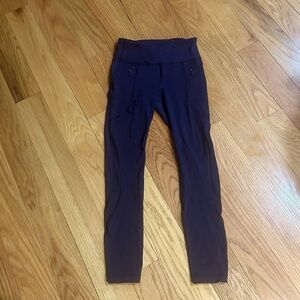Lululemon navy cropped pants